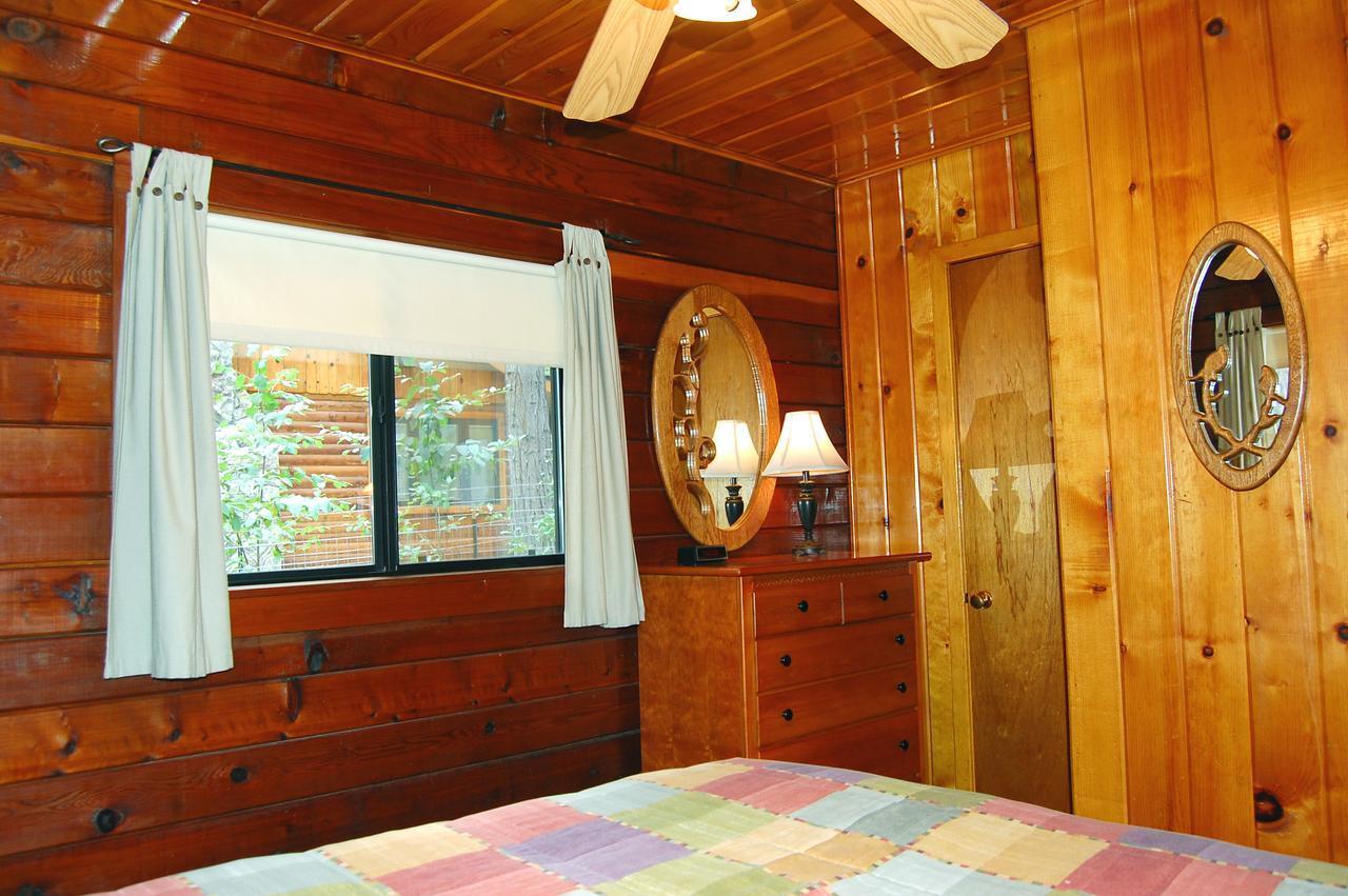 35 Cubbys Den Villa Wawona Ruang foto