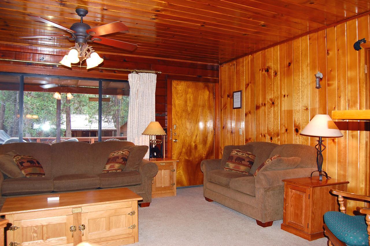 35 Cubbys Den Villa Wawona Ruang foto