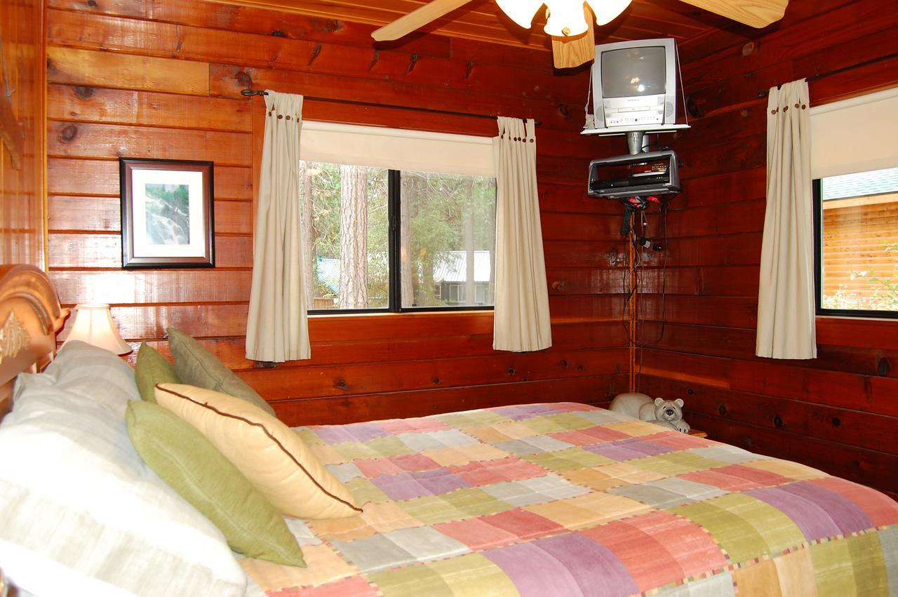 35 Cubbys Den Villa Wawona Ruang foto