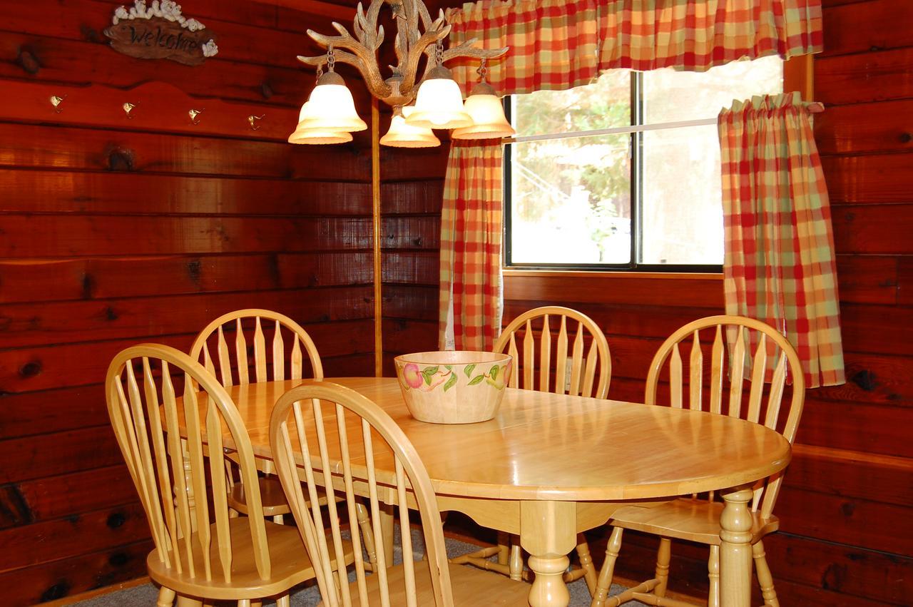 35 Cubbys Den Villa Wawona Ruang foto