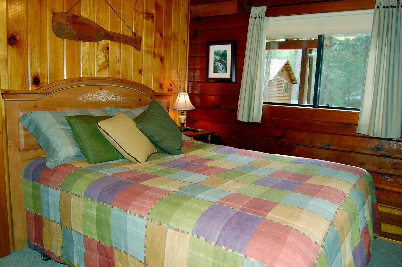 35 Cubbys Den Villa Wawona Ruang foto